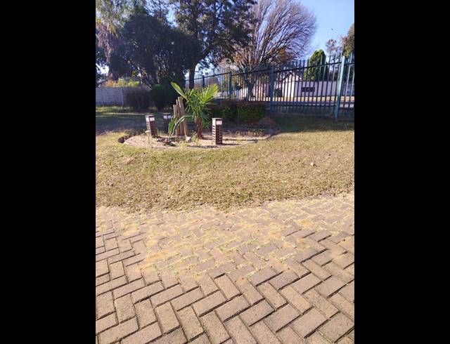 4 BEDROOM FREEHOLD FOR SALE IN AMIEL PARK